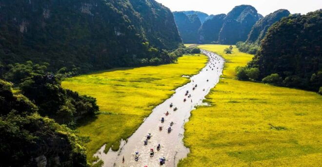 Ninh Binh: Discover The Beauty of Bai Dinh・Mua Cave・Trang An - Adventure at Mua Cave