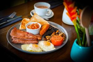 OYO The Townhouse - Dining Options