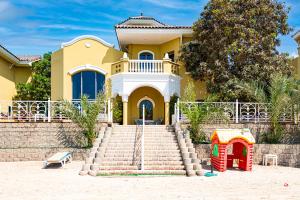 Palm Jumeirah Beachfront Private Pool Villa 5 BR & 1 Maids Room With Access to Beach - House Rules