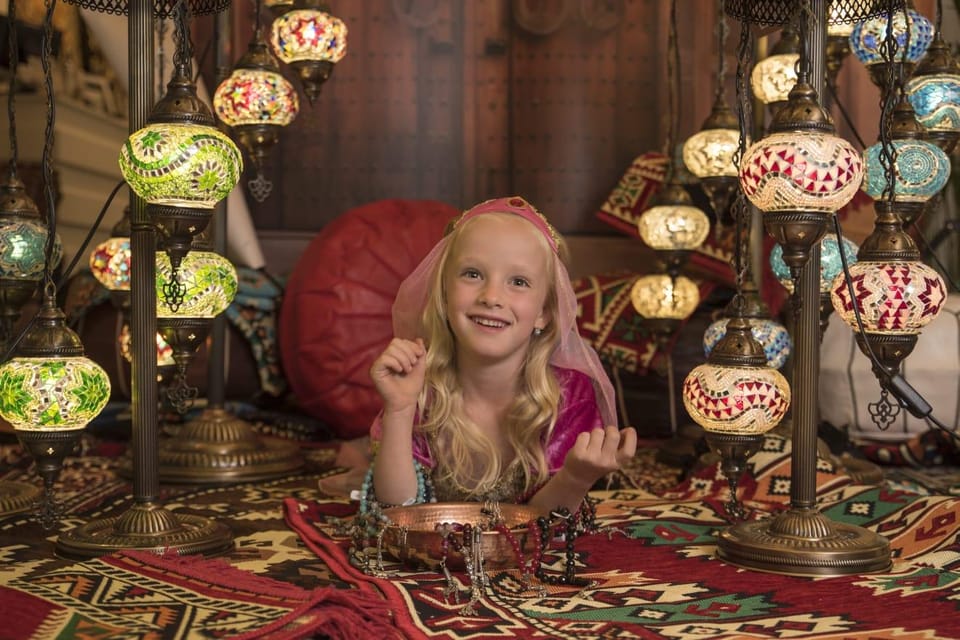 Prague: Oriental Dress Photoshooting - Makeup and Photography