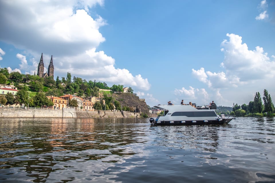 Prague: Private River Cruise With Unlimited Beer or Prosecco - Customer Reviews and Ratings