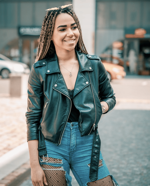 Prague: Professional Photoshoot - Lifestyle Portrait Photos - Duration and Experience