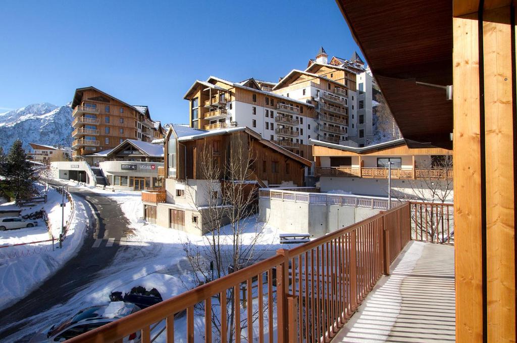 Provençal Residence by Leavetown Vacations - Contact Information