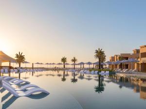 Sofitel Al Hamra Beach Resort - Family-Friendly Features