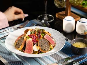 Sofitel Dubai Downtown - Guest Experience and Reviews