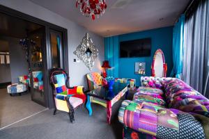 The Exhibitionist Hotel - Amenities Offered