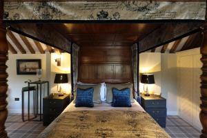 The Harcourt Arms - Activities and Entertainment