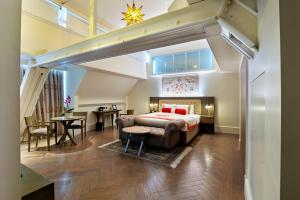 The LaLit London - Policies and Booking Information