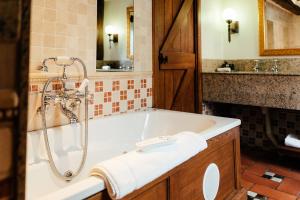 The Manor House Hotel and Golf Club - Nearby Attractions