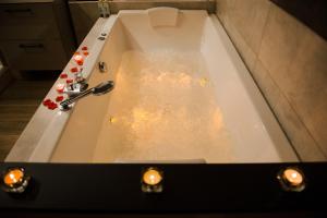 The Romantic Suite With Jacuzzi in the Heart of Perpignan - Nearby Attractions