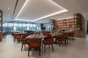 Amwaj Rotana, Jumeirah Beach - Dubai - Questions About Staying Here