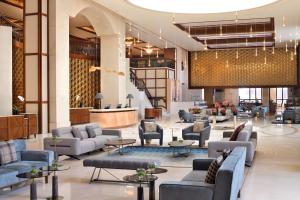 Crowne Plaza - Dubai Jumeirah, an IHG Hotel - Questions About Staying Here
