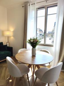 Demeures & Châteaux - Hotel De La Porte Saint-Malo - Check-In and Check-Out