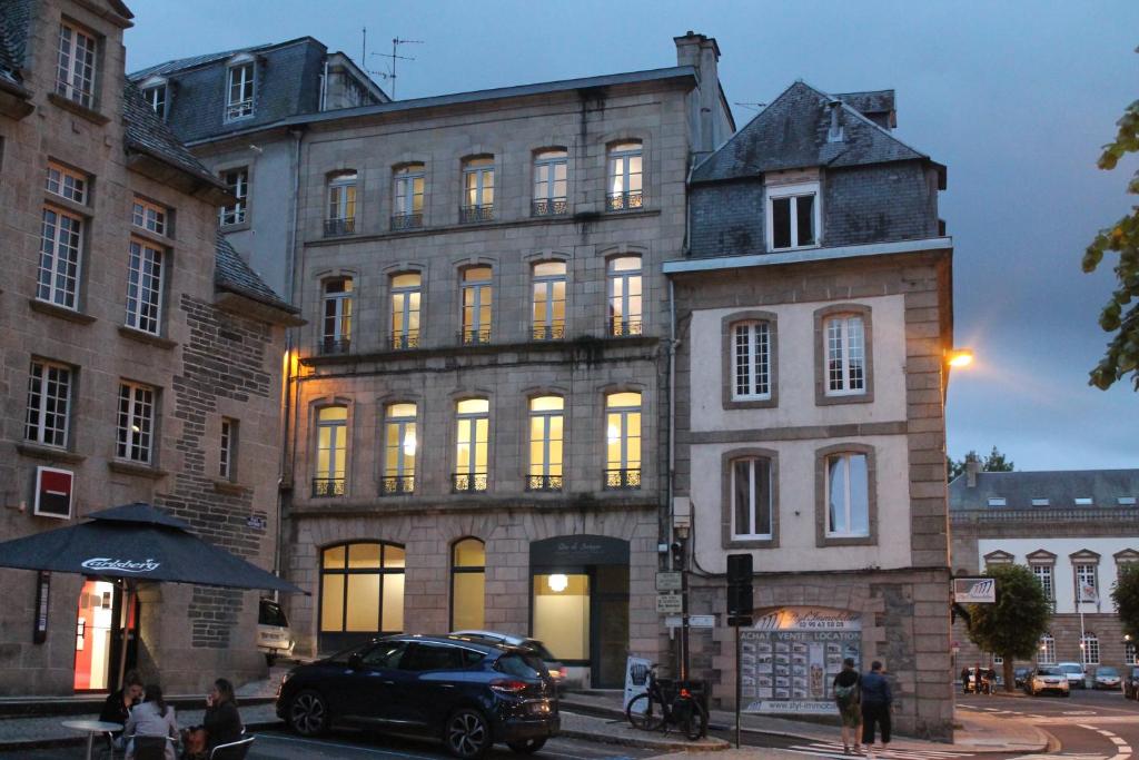 Duke of Brittany Luxury Apparthotel - Booking and Contact Information