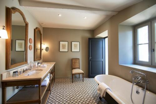 Fontenille Domain - Nearby Attractions