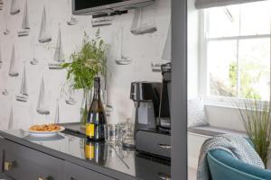 Golden Vanity, Maritime Suites, Brixham - Facilities and Services