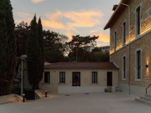 Hotel and Spa Fort St Laurent Lyon - Handwritten Collection - Spa Services and Treatments