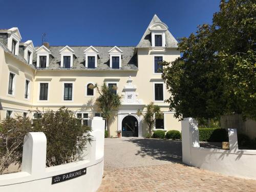 Hotel De France - Nearby Attractions and Activities