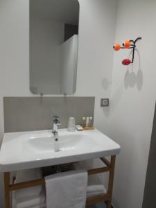 Hotel Le 23 - Booking Information