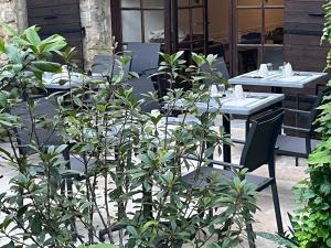 Le Clos D'orange, Hotel & Town of Provence - Local Dining Scene