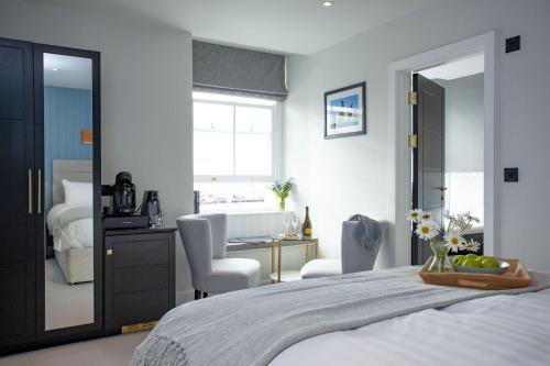Leader, Maritime Suites, Brixham - Worth The Stay
