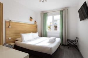 LOasis Hotel - Nearby Attractions