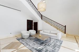 Maison Privee - Palm Jumeirah Beach Front XL Villa With Private Pool - Safety and Sanitation