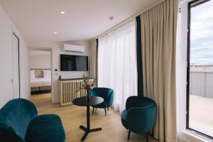 Majestic Hotel - Nearby Attractions