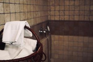 Manor of the Flowering Douets - Policies for Guests