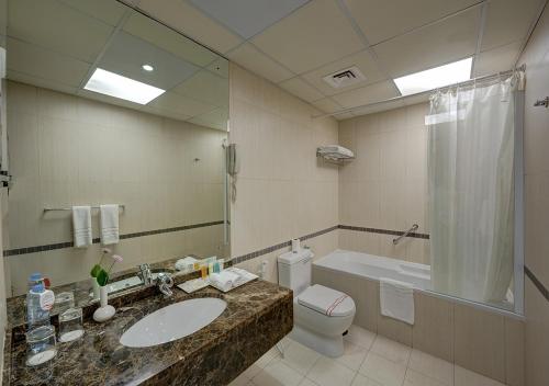 Marina Hotel Apartments - Dining Options Available