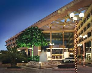 Mövenpick Grand Al Bustan - Dining Options