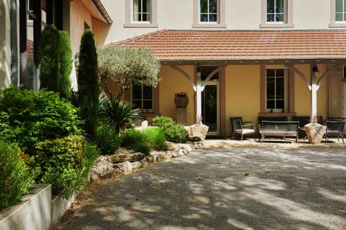 Pont Du Chalon Hotel and Restaurant - Guest Reviews