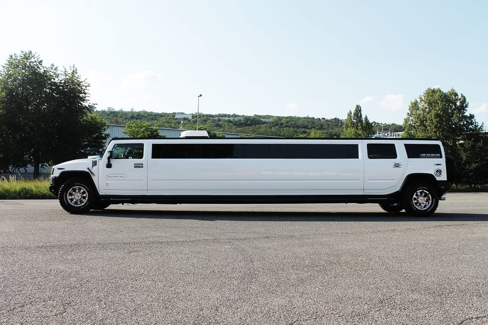 Prague: Private Hummer-Limousine Transfer - Vehicle Specifications