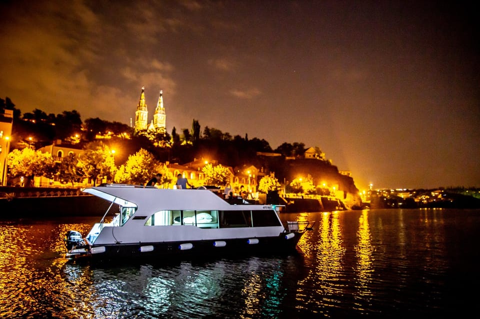 Prague: Private River Cruise With Unlimited Beer or Prosecco - Meeting Point Details