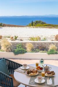 Santa Teresa - Dining and Breakfast Options