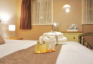 Stratton Cottage Guesthouse - Booking and Policies