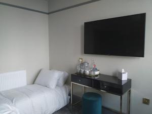 Swan & Railway Hotel Wigan - Booking Information and Tips