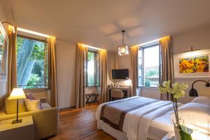 The Bastide of Boulbon - Nearby Attractions
