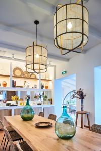 The Brown Rocks - Activities and Entertainment