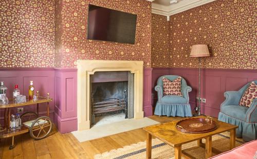 The Mitre, Hampton Court - Worth The Stay