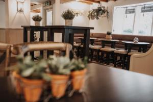 The Woodman Inn - Guest Ratings