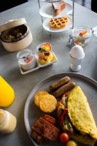 W Abu Dhabi - Yas Island - Booking Information