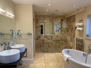 Woodhouse Farm Lodge - Location Highlights