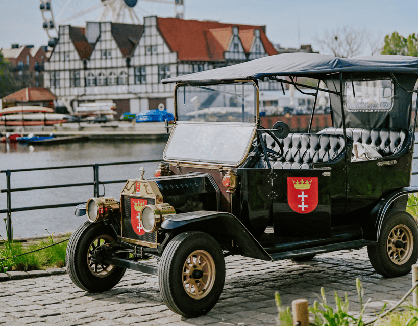 60 Min of Sightseeing in Retro Cars, Gdansk