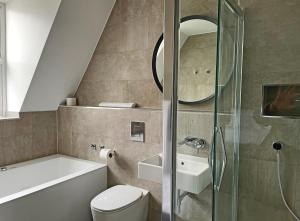 1820 Boutique Rooms & Suites - Dining Options and Breakfast