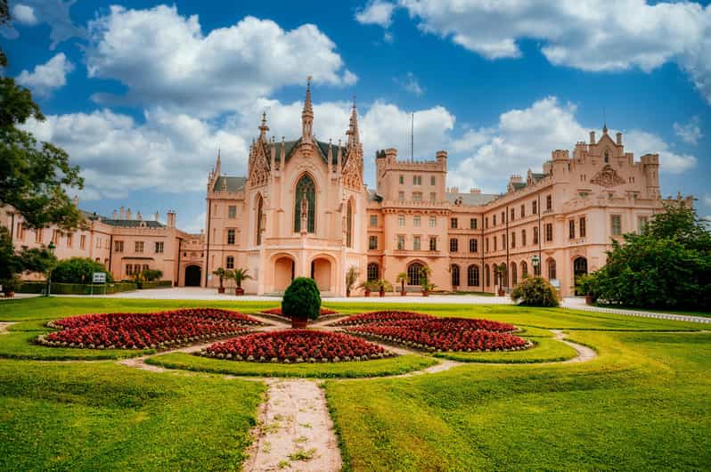 4 Castles Private Day Trip From Vienna to South Moravia - Important Visitor Information
