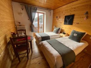 Auberge De La Foret - How To Book Your Stay