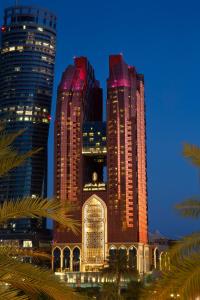 Bab Al Qasr Hotel - Transportation and Accessibility
