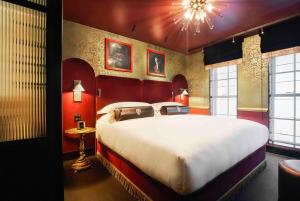 Chateau Denmark London - Worth The Stay
