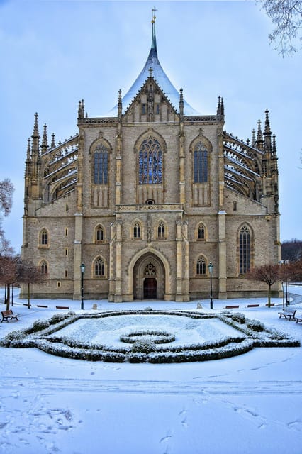 Day Trip: Prague to Kutna Hora & Cesky Sternberk, and More - Visiting Český Šternberk Castle